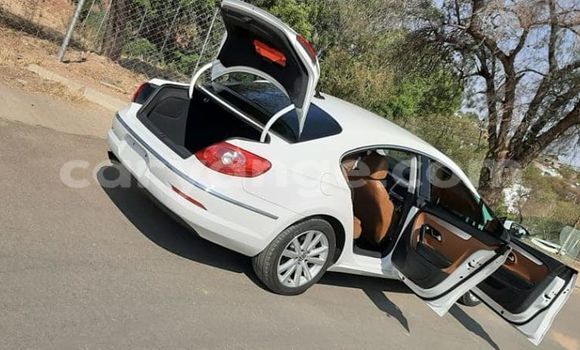 Acheter Occasion Voiture Volkswagen Passat Blanc à Windhoek, Namibie Acheter Occasion Voiture Volkswagen Passat Blanc à Windhoek, Namibie