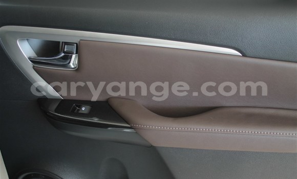 Acheter Occasion Voiture Toyota Fortuner Blanc à Grootfontein, Namibie Acheter Occasion Voiture Toyota Fortuner Blanc à Grootfontein, Namibie