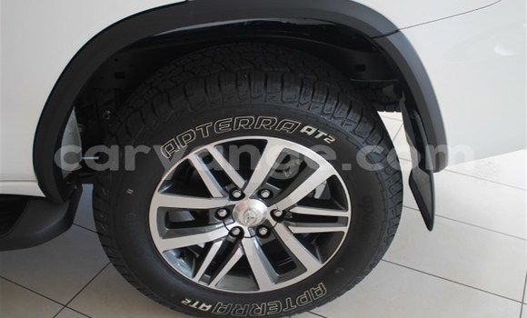 Acheter Occasion Voiture Toyota Fortuner Blanc à Grootfontein, Namibie Acheter Occasion Voiture Toyota Fortuner Blanc à Grootfontein, Namibie