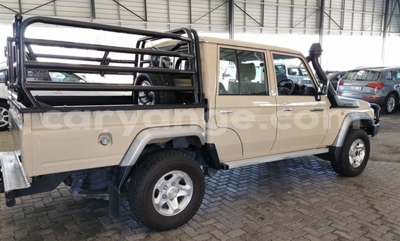 Buy Used Toyota Land Cruiser Beige Car in Grootfontein in Namibia Buy Used Toyota Land Cruiser Beige Car in Grootfontein in Namibia