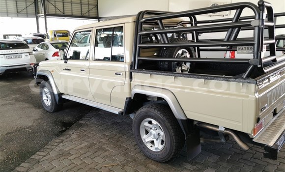 Buy Used Toyota Land Cruiser Beige Car in Grootfontein in Namibia Buy Used Toyota Land Cruiser Beige Car in Grootfontein in Namibia