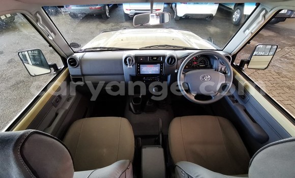 Buy Used Toyota Land Cruiser Beige Car in Grootfontein in Namibia Buy Used Toyota Land Cruiser Beige Car in Grootfontein in Namibia