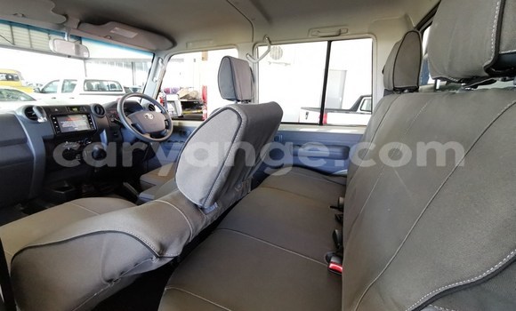 Buy Used Toyota Land Cruiser Beige Car in Grootfontein in Namibia Buy Used Toyota Land Cruiser Beige Car in Grootfontein in Namibia