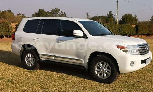 Buy Used Toyota Land Cruiser White Car in Windhoek in Namibia Buy Used Toyota Land Cruiser White Car in Windhoek in Namibia