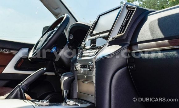 Acheter Import Voiture Toyota Land Cruiser Noir à Import - Dubai, Namibie Acheter Import Voiture Toyota Land Cruiser Noir à Import - Dubai, Namibie