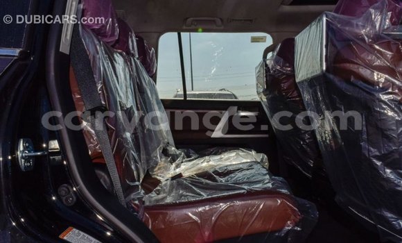 Acheter Import Voiture Toyota Land Cruiser Noir à Import - Dubai, Namibie Acheter Import Voiture Toyota Land Cruiser Noir à Import - Dubai, Namibie