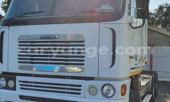 Acheter Occasion Utilitaire Caterpillar 120 Blanc à Karasburg, Karas Acheter Occasion Utilitaire Caterpillar 120 Blanc à Karasburg, Karas