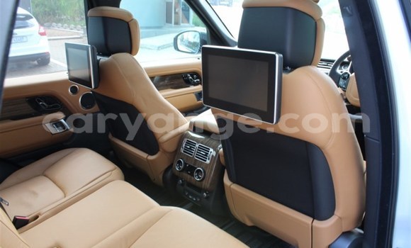 Acheter Occasion Voiture Land Rover Range Rover Blanc à Karasburg, Karas Acheter Occasion Voiture Land Rover Range Rover Blanc à Karasburg, Karas