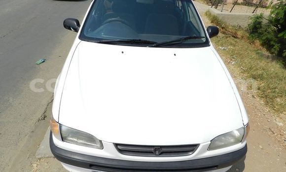 Acheter Occasion Voiture Toyota Corolla Blanc à Windhoek, Namibie Acheter Occasion Voiture Toyota Corolla Blanc à Windhoek, Namibie