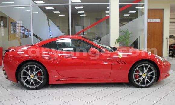 Acheter Occasion Voiture Ferrari California Rouge à Windhoek, Namibie Acheter Occasion Voiture Ferrari California Rouge à Windhoek, Namibie