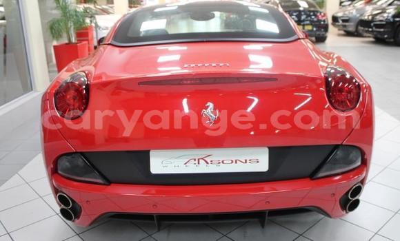 Acheter Occasion Voiture Ferrari California Rouge à Windhoek, Namibie Acheter Occasion Voiture Ferrari California Rouge à Windhoek, Namibie