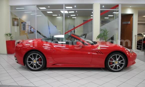 Acheter Occasion Voiture Ferrari California Rouge à Windhoek, Namibie Acheter Occasion Voiture Ferrari California Rouge à Windhoek, Namibie