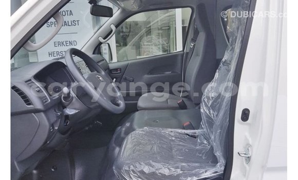 Acheter Import Voiture Toyota 4Runner Blanc à Import - Dubai, Namibie Acheter Import Voiture Toyota 4Runner Blanc à Import - Dubai, Namibie