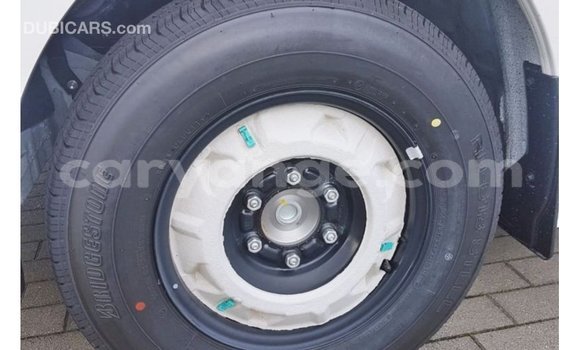 Acheter Import Voiture Toyota 4Runner Blanc à Import - Dubai, Namibie Acheter Import Voiture Toyota 4Runner Blanc à Import - Dubai, Namibie