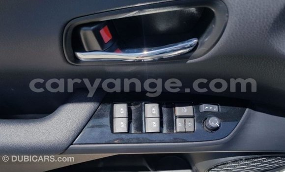 Acheter Import Voiture Toyota Prius Blanc à Import - Dubai, Namibie Acheter Import Voiture Toyota Prius Blanc à Import - Dubai, Namibie