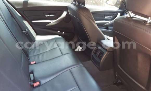 Acheter Occasion Voiture BMW 3200 Rouge à Windhoek, Namibie Acheter Occasion Voiture BMW 3200 Rouge à Windhoek, Namibie