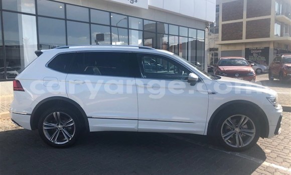 Buy Used Volkswagen Tiguan White Car in Karasburg in Karas Buy Used Volkswagen Tiguan White Car in Karasburg in Karas