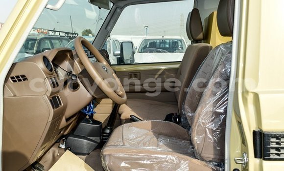 Buy Import Toyota Land Cruiser Beige Car in Import - Dubai in Namibia Buy Import Toyota Land Cruiser Beige Car in Import - Dubai in Namibia