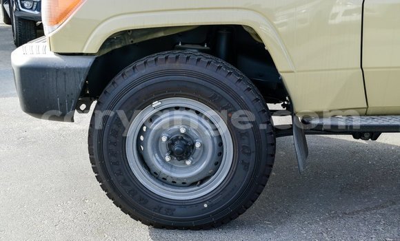 Buy Import Toyota Land Cruiser Beige Car in Import - Dubai in Namibia Buy Import Toyota Land Cruiser Beige Car in Import - Dubai in Namibia
