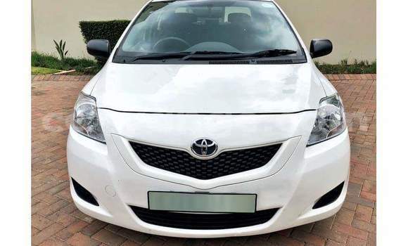 Acheter Occasion Voiture Toyota Yaris Blanc à Windhoek, Namibie Acheter Occasion Voiture Toyota Yaris Blanc à Windhoek, Namibie