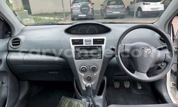 Acheter Occasion Voiture Toyota Yaris Blanc à Windhoek, Namibie Acheter Occasion Voiture Toyota Yaris Blanc à Windhoek, Namibie