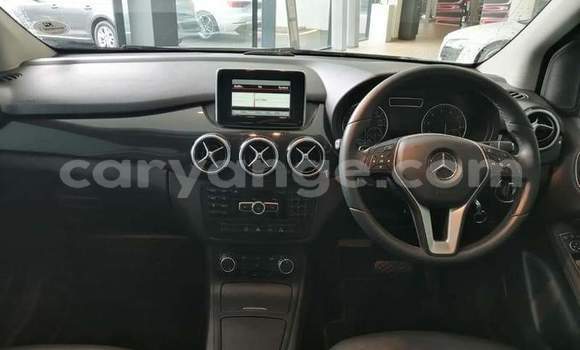 Acheter Occasion Voiture Mercedes-Benz B–Class Blanc à Windhoek, Namibie Acheter Occasion Voiture Mercedes-Benz B–Class Blanc à Windhoek, Namibie