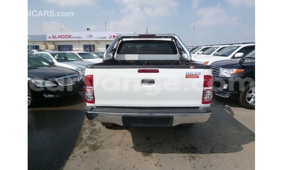 Acheter Import Voiture Toyota Hilux Blanc à Import - Dubai, Namibie Acheter Import Voiture Toyota Hilux Blanc à Import - Dubai, Namibie