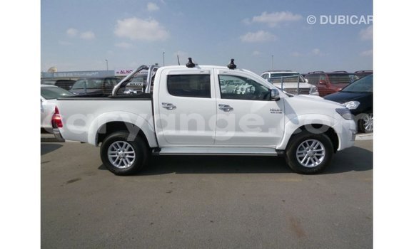 Acheter Import Voiture Toyota Hilux Blanc à Import - Dubai, Namibie Acheter Import Voiture Toyota Hilux Blanc à Import - Dubai, Namibie