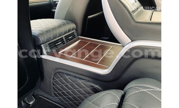 Acheter Import Voiture Toyota Land Cruiser Noir à Import - Dubai, Namibie Acheter Import Voiture Toyota Land Cruiser Noir à Import - Dubai, Namibie