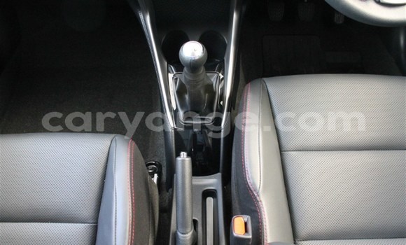 Acheter Occasion Voiture Toyota Yaris Rouge à Karasburg, Karas Acheter Occasion Voiture Toyota Yaris Rouge à Karasburg, Karas