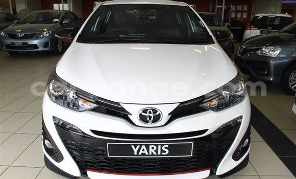 Acheter Occasion Voiture Toyota Yaris Blanc à Karasburg, Karas Acheter Occasion Voiture Toyota Yaris Blanc à Karasburg, Karas