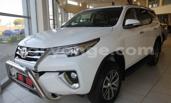 Acheter Occasion Voiture Toyota Fortuner Blanc à Gobabis, Omaheke Acheter Occasion Voiture Toyota Fortuner Blanc à Gobabis, Omaheke