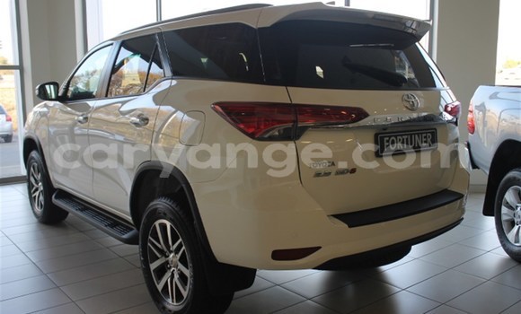 Acheter Occasion Voiture Toyota Fortuner Blanc à Gobabis, Omaheke Acheter Occasion Voiture Toyota Fortuner Blanc à Gobabis, Omaheke
