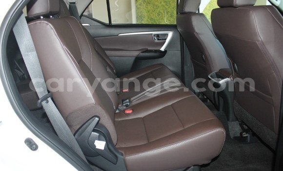 Acheter Occasion Voiture Toyota Fortuner Blanc à Gobabis, Omaheke Acheter Occasion Voiture Toyota Fortuner Blanc à Gobabis, Omaheke