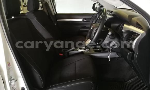 Acheter Occasion Voiture Toyota Hilux Blanc à Windhoek, Namibie Acheter Occasion Voiture Toyota Hilux Blanc à Windhoek, Namibie