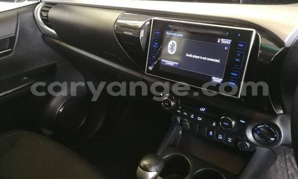 Acheter Occasion Voiture Toyota Hilux Blanc à Windhoek, Namibie Acheter Occasion Voiture Toyota Hilux Blanc à Windhoek, Namibie