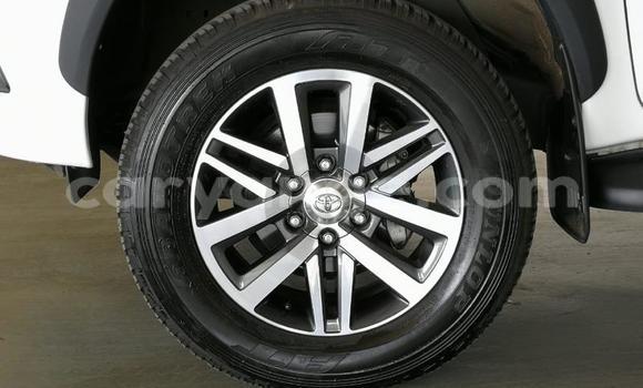 Acheter Occasion Voiture Toyota Hilux Blanc à Windhoek, Namibie Acheter Occasion Voiture Toyota Hilux Blanc à Windhoek, Namibie