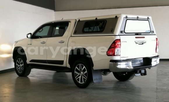 Acheter Occasion Voiture Toyota Hilux Blanc à Windhoek, Namibie Acheter Occasion Voiture Toyota Hilux Blanc à Windhoek, Namibie