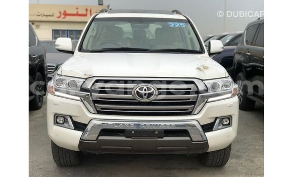 Acheter Import Voiture Toyota Land Cruiser Blanc à Import - Dubai, Namibie Acheter Import Voiture Toyota Land Cruiser Blanc à Import - Dubai, Namibie