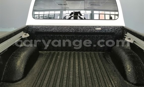 Acheter Occasion Voiture Nissan Navara Blanc à Grootfontein, Namibie Acheter Occasion Voiture Nissan Navara Blanc à Grootfontein, Namibie