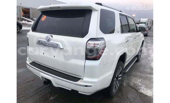 Acheter Import Voiture Toyota 4Runner Blanc à Import - Dubai, Namibie Acheter Import Voiture Toyota 4Runner Blanc à Import - Dubai, Namibie