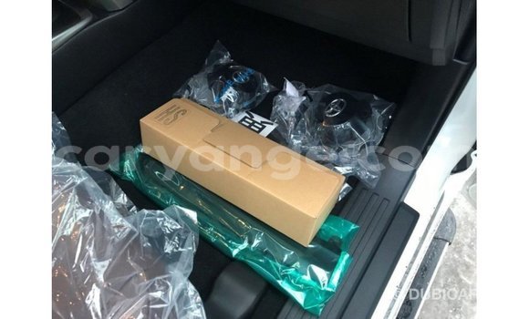 Acheter Import Voiture Toyota 4Runner Blanc à Import - Dubai, Namibie Acheter Import Voiture Toyota 4Runner Blanc à Import - Dubai, Namibie