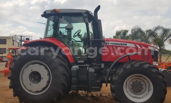 Buy Used Caterpillar 120 Red Truck in Gobabis in Omaheke Buy Used Caterpillar 120 Red Truck in Gobabis in Omaheke