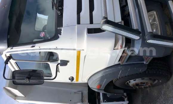 Acheter Occasion Utilitaire Caterpillar 120 Blanc à Grootfontein, Namibie Acheter Occasion Utilitaire Caterpillar 120 Blanc à Grootfontein, Namibie