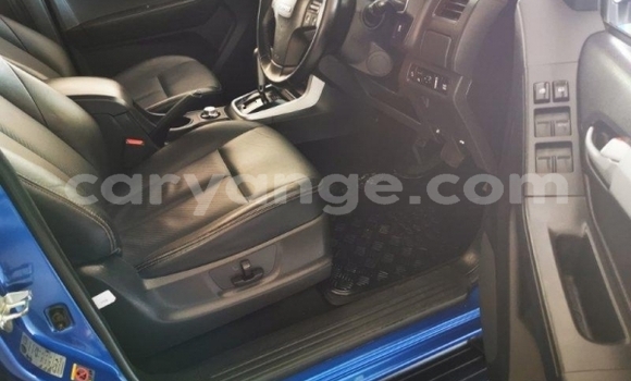 Acheter Occasion Voiture Isuzu KB Bleu à Grootfontein, Namibie Acheter Occasion Voiture Isuzu KB Bleu à Grootfontein, Namibie