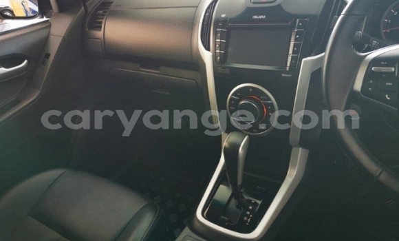 Acheter Occasion Voiture Isuzu KB Bleu à Grootfontein, Namibie Acheter Occasion Voiture Isuzu KB Bleu à Grootfontein, Namibie