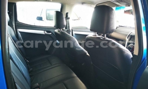 Acheter Occasion Voiture Isuzu KB Bleu à Grootfontein, Namibie Acheter Occasion Voiture Isuzu KB Bleu à Grootfontein, Namibie