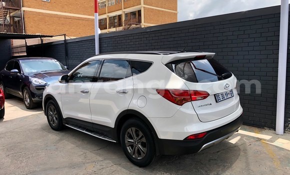 Acheter Occasion Voiture Hyundai Santa Fe Blanc à Karibib, Erongo Acheter Occasion Voiture Hyundai Santa Fe Blanc à Karibib, Erongo