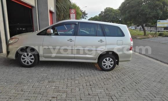 Acheter Occasion Voiture Toyota Innova Autre à Windhoek, Namibie Acheter Occasion Voiture Toyota Innova Autre à Windhoek, Namibie