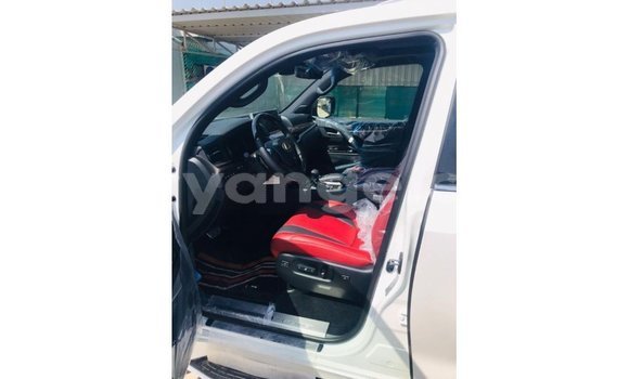 Acheter Import Voiture Lexus LX Blanc à Import - Dubai, Namibie Acheter Import Voiture Lexus LX Blanc à Import - Dubai, Namibie